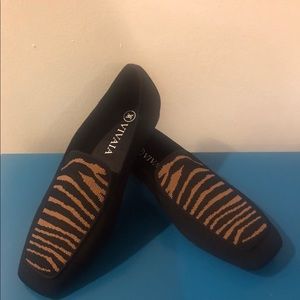 VIVAIA womens loafers size 39 (8.5)!